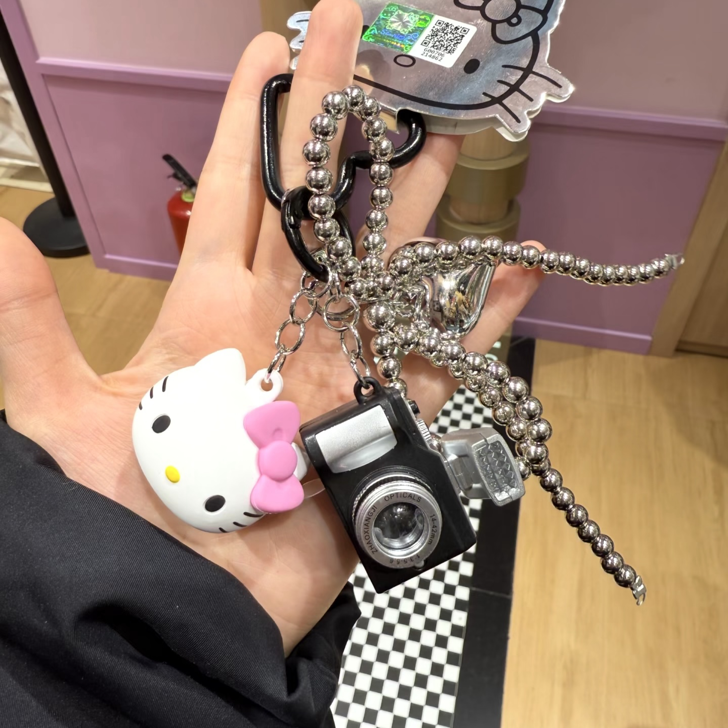 （預購商品❤️）正版Kitty 蝴蝶結相機LED發光吊飾掛件