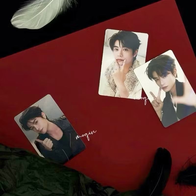 ⚡現貨⚡《丁禹兮》代言 官方正版 周邊「自拍鐳射閃卡組」3張小卡+卡包