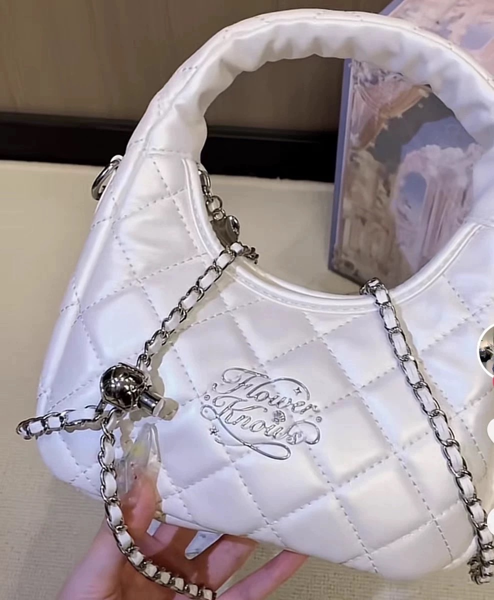 （限量商品）花知曉菱格紋包包🤍