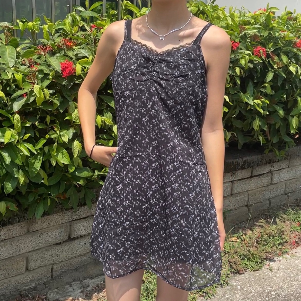 韓系姊姊☆黑色碎花裙🤍⏳🕰️