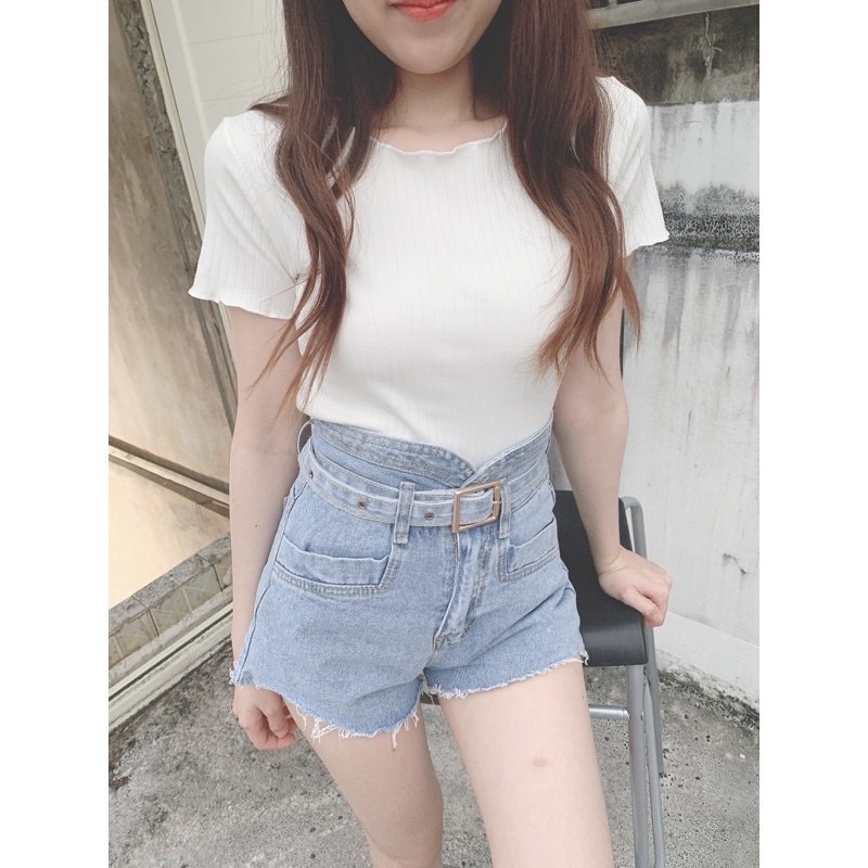 🌸【二手轉售】🌸韓版金釦腰帶造型激瘦牛仔短褲✨