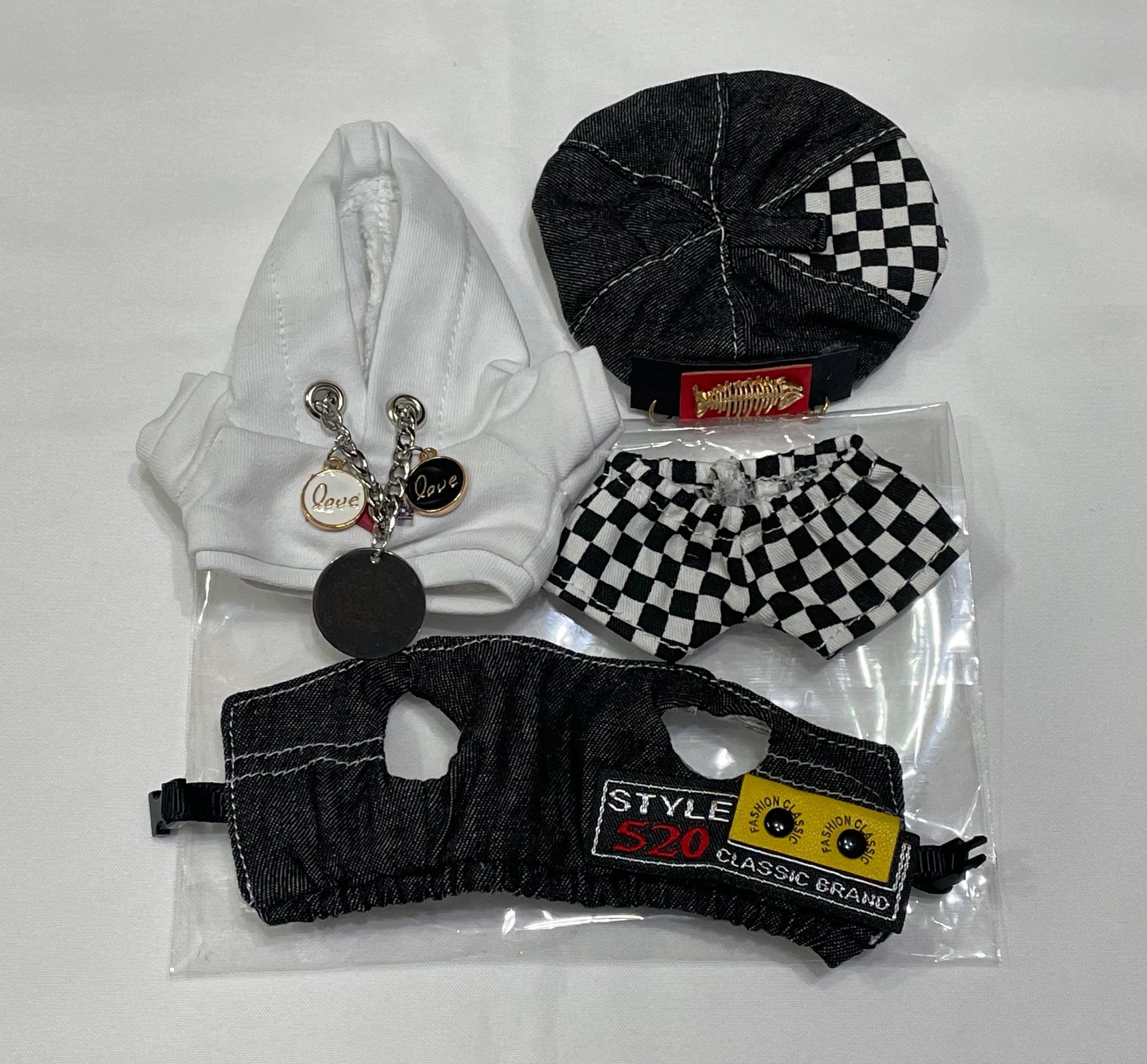 10cm 黑白迷蹤 四件套（無鞋）