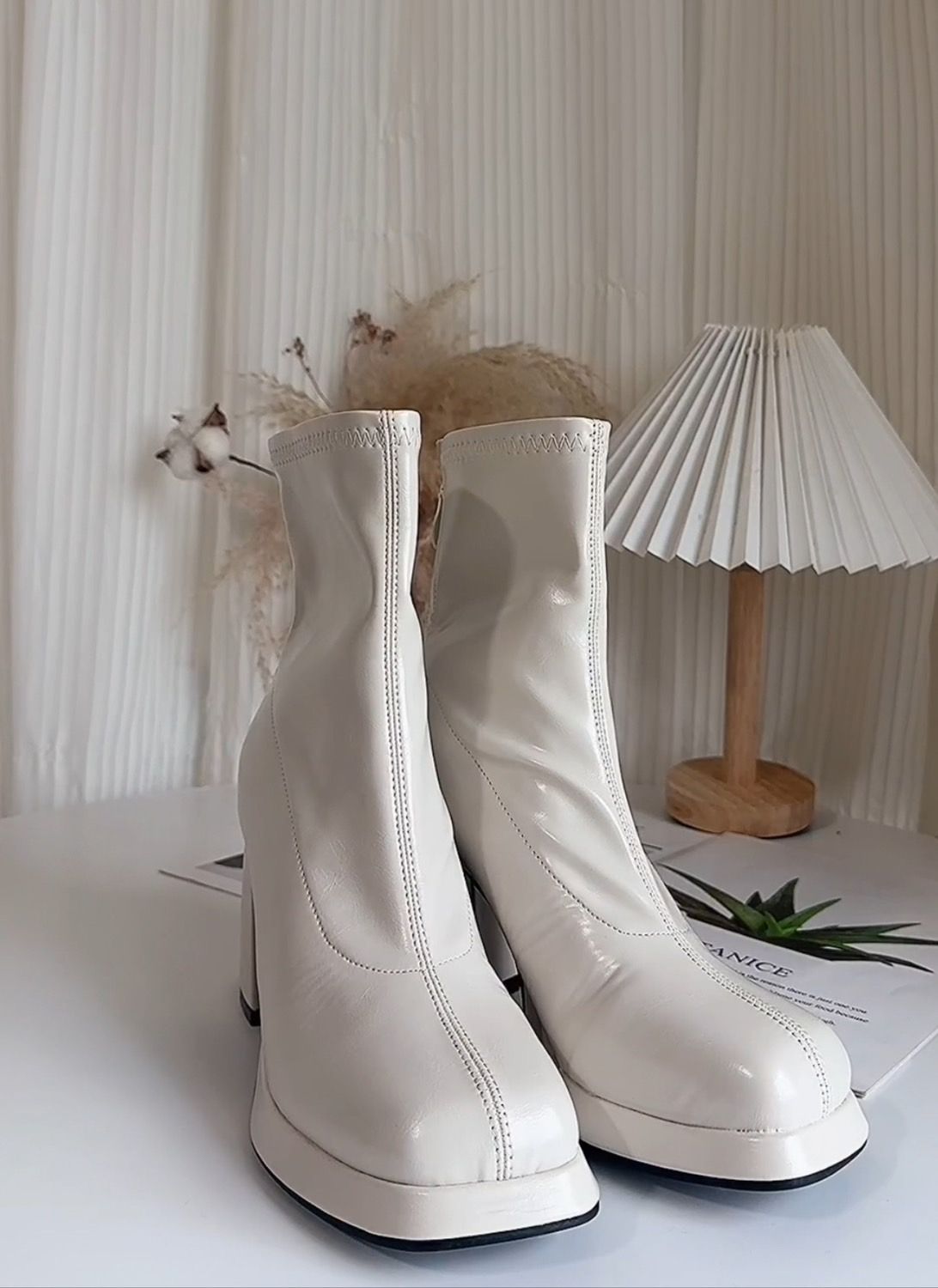 韓版超級火的跟高靴（白）