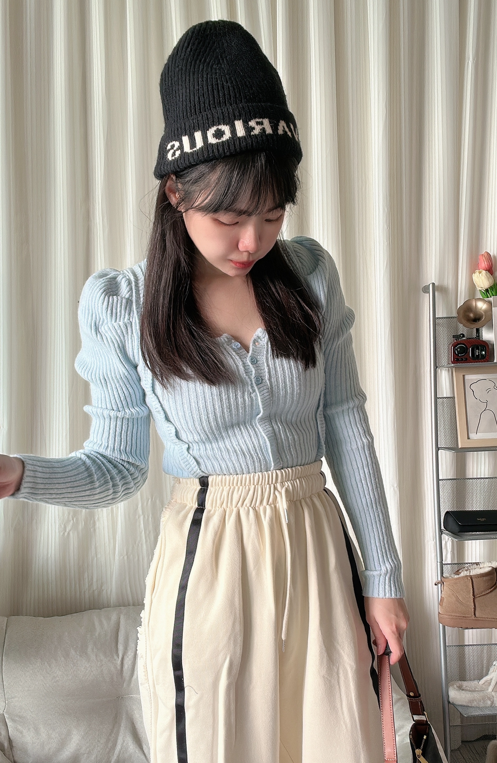 韓國款澎袖顯胸開釦針織上衣