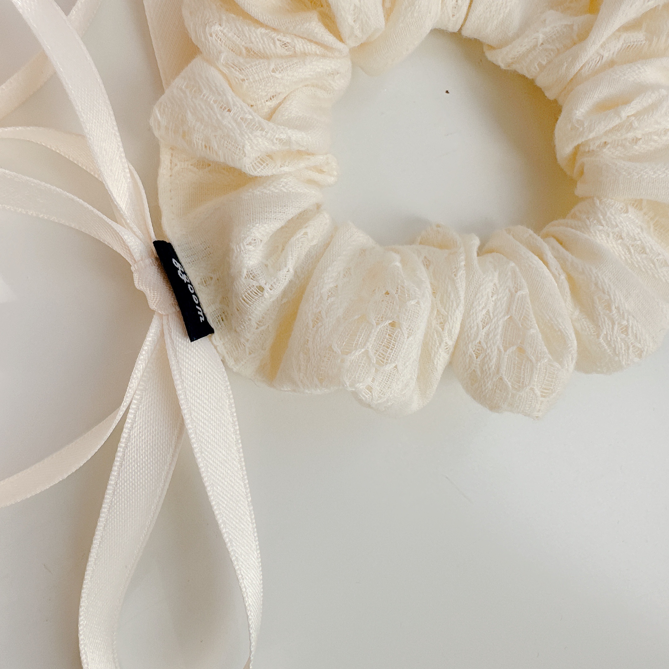 綁帶髮圈_米白蕾絲提花