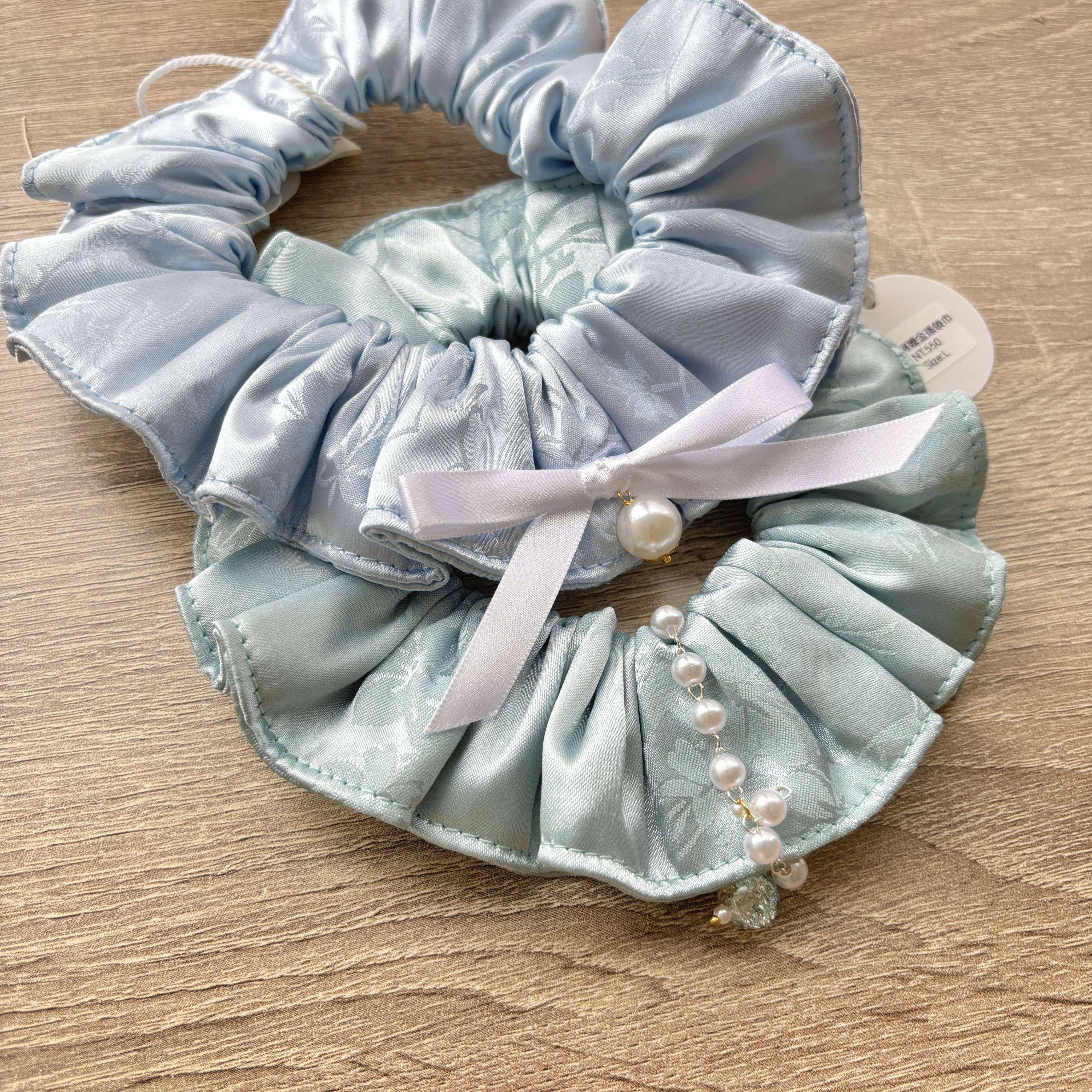 漢服花紋緞面