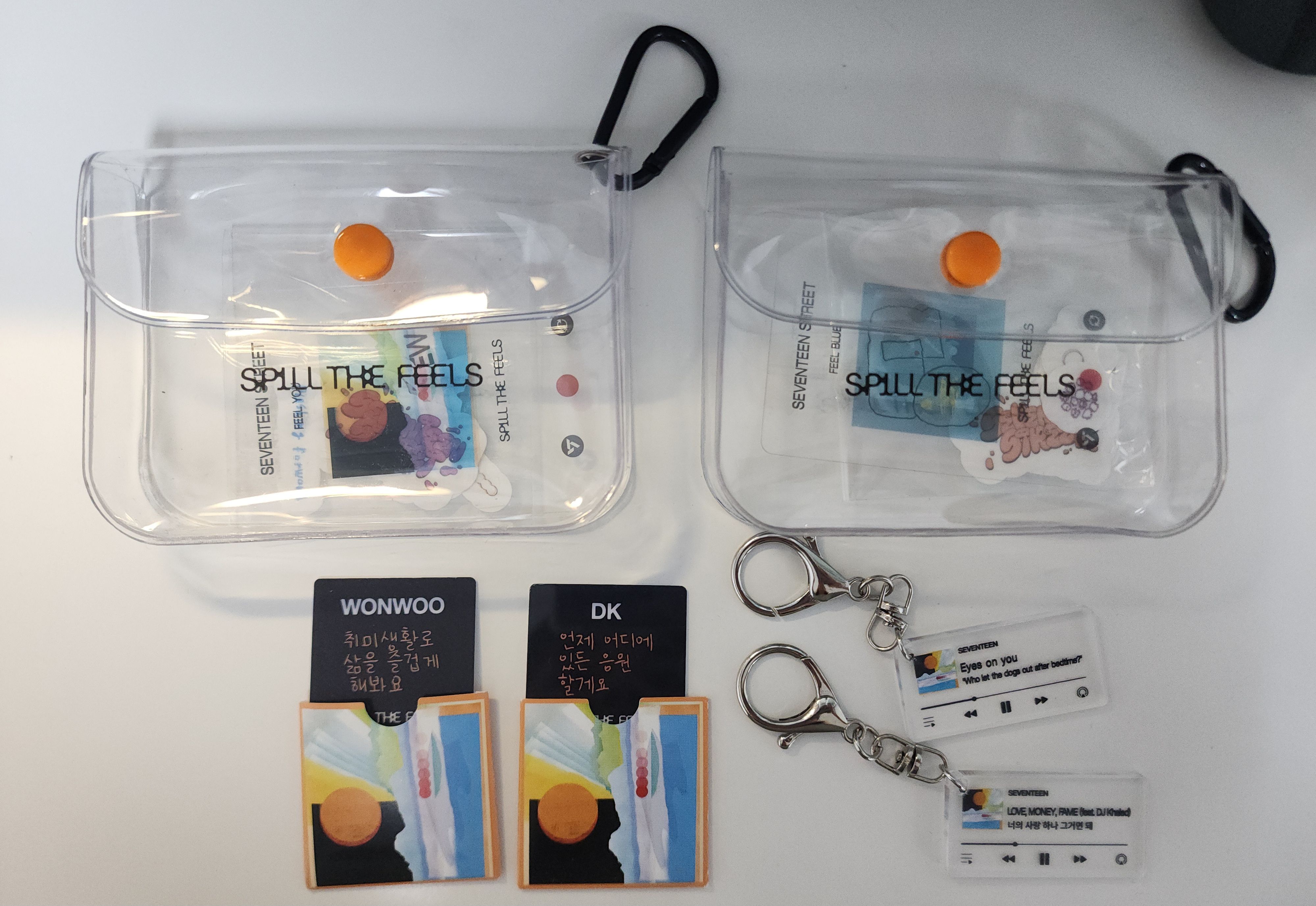 Mini12 SPILL THE FEELS 狎鷗亭快閃入場禮（成員信息卡+包+歌詞鑰匙圈+貼紙+專輯透卡）