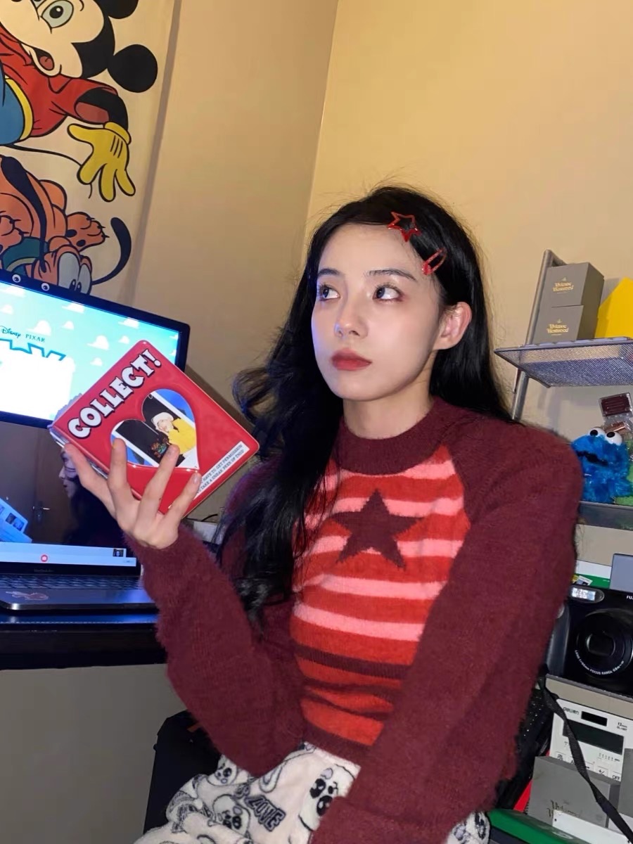 紅條文星星短版長袖針織毛衣🧶