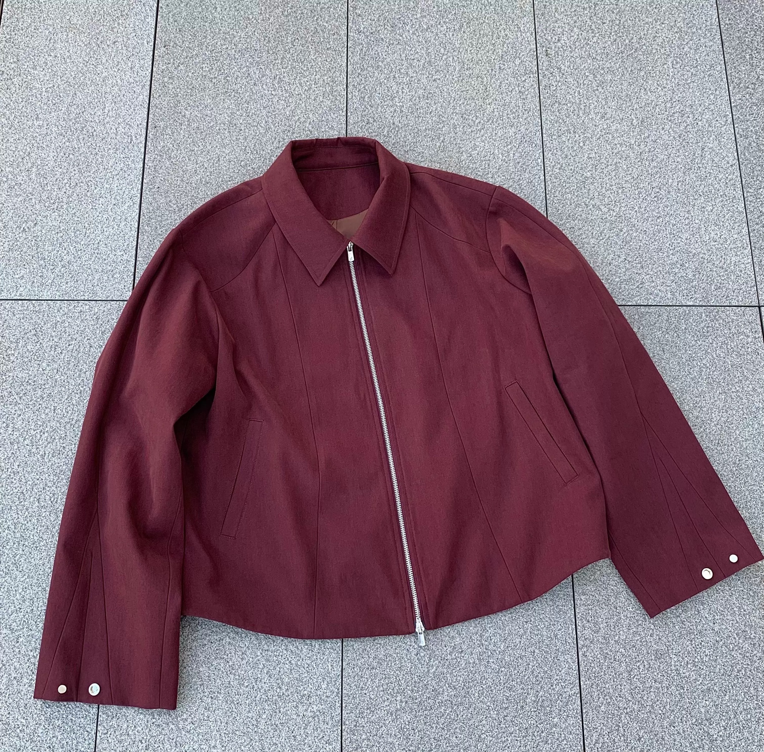 日本進口定織高密度人字紋🫶🏻立體剪裁短款酒紅🍷短版夾克