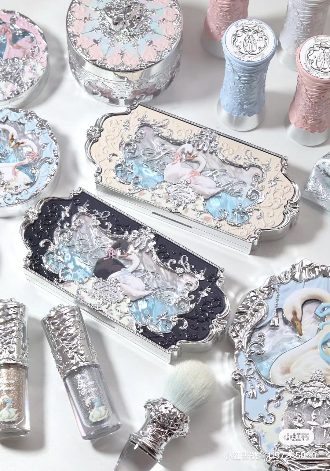 預購 熱銷破千🔥花知曉天鵝芭蕾系列眼影盤