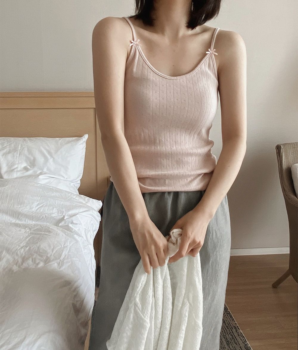 正韓製鏤空雕花細肩帶背心 sleeveless 4色 （ 自製設計款 ） 無袖 上衣 吊帶