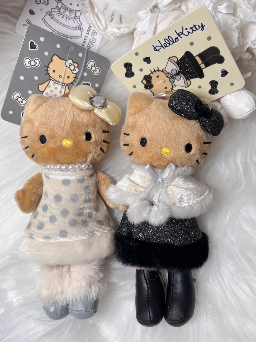 #預購  長腿Hello Kitty貴婦小香風吊飾