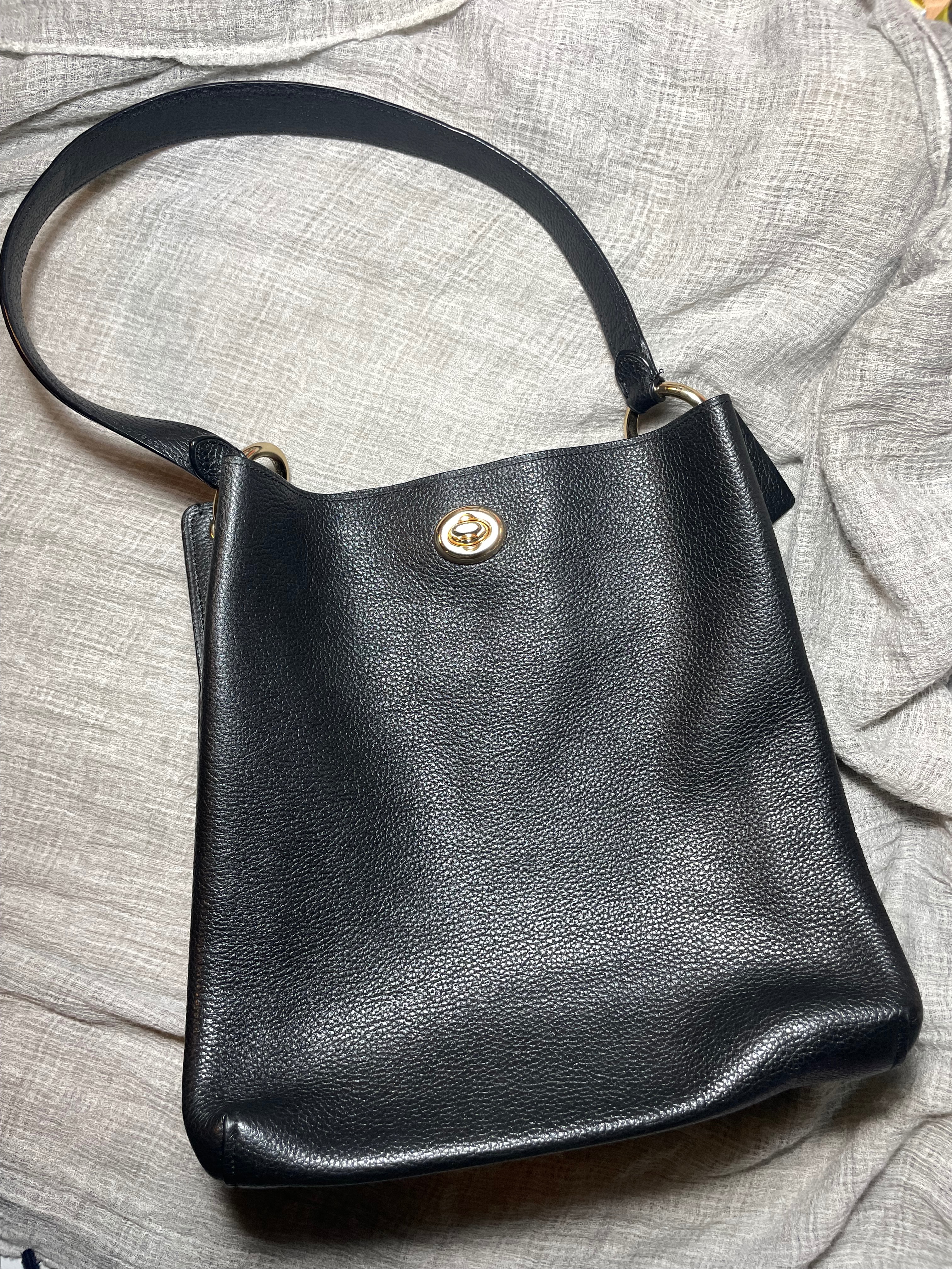 Coach黑色真皮肩背包