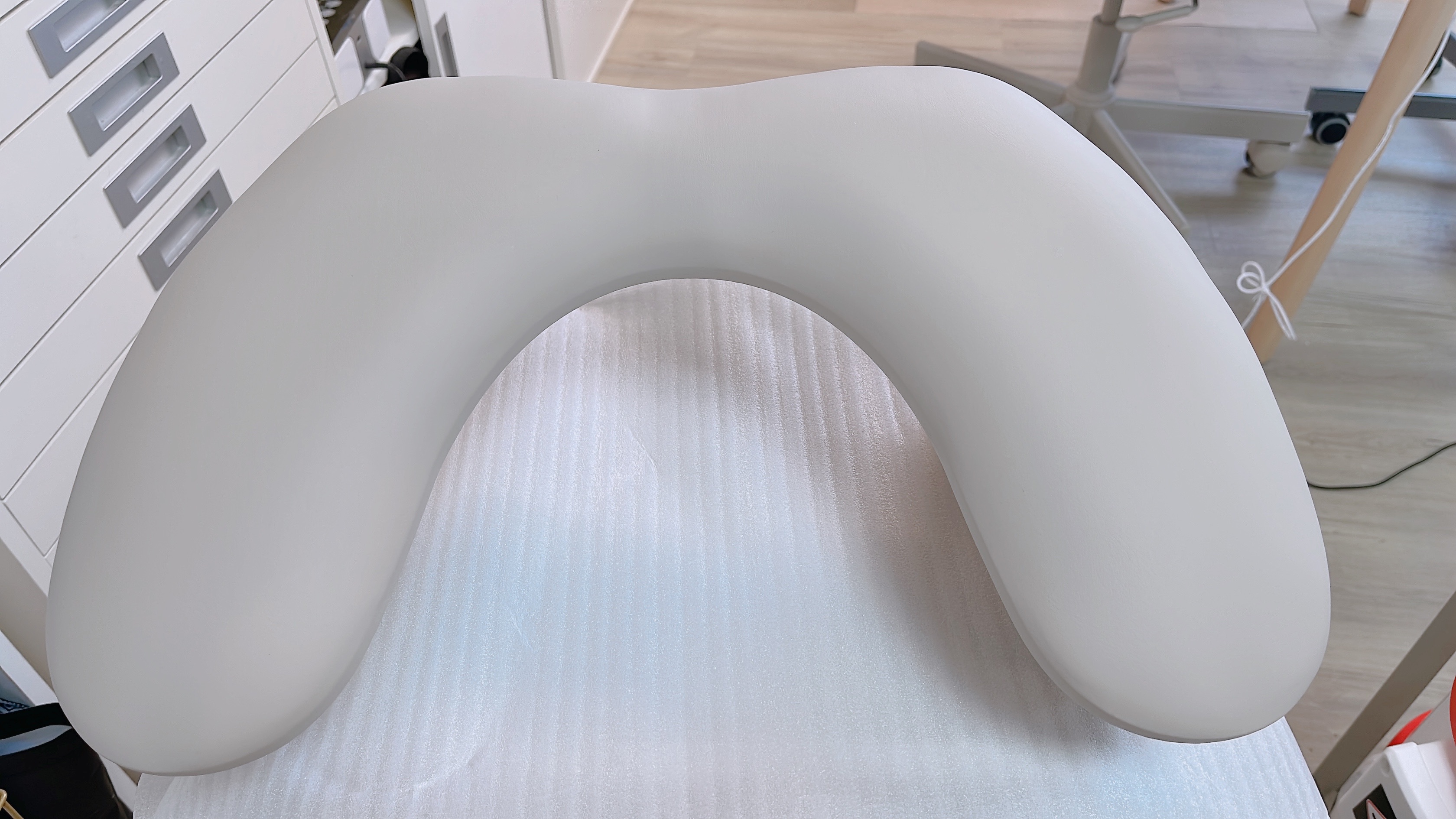 二手極新 美甲俄式U型折疊手枕