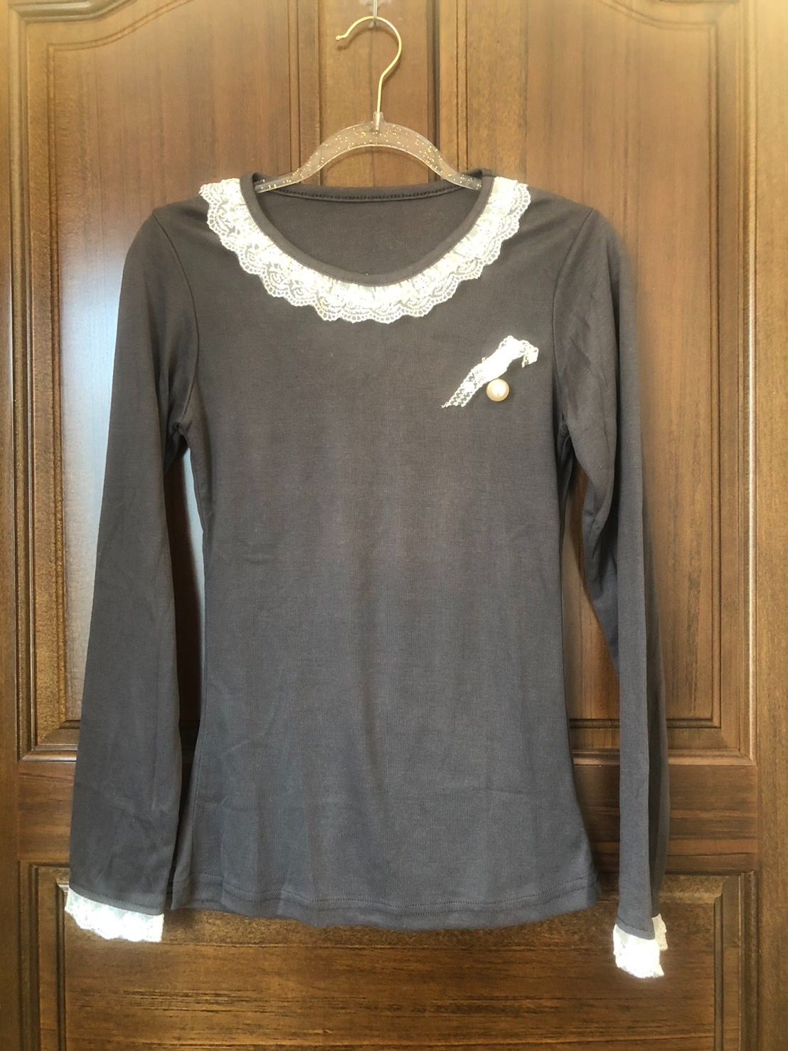 ♛ROSEMAYR♛廠商寄賣-B02-005珍珠胸針裝飾內搭長袖上衣 展示品