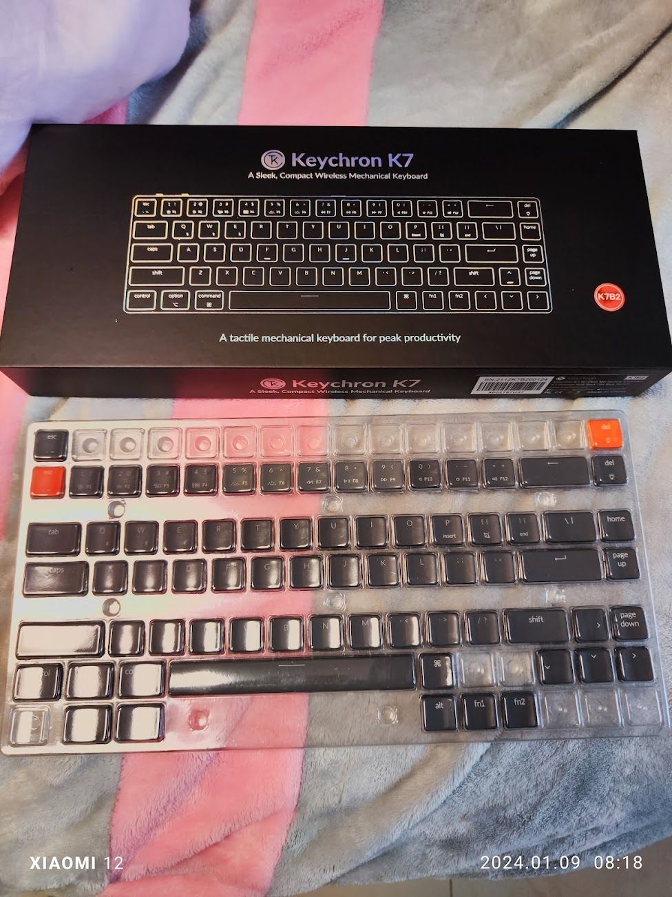 含注音鍵帽 Keychron K7 極輕薄 RGB 背光無線機械式鍵盤 青軸 含注音鍵帽