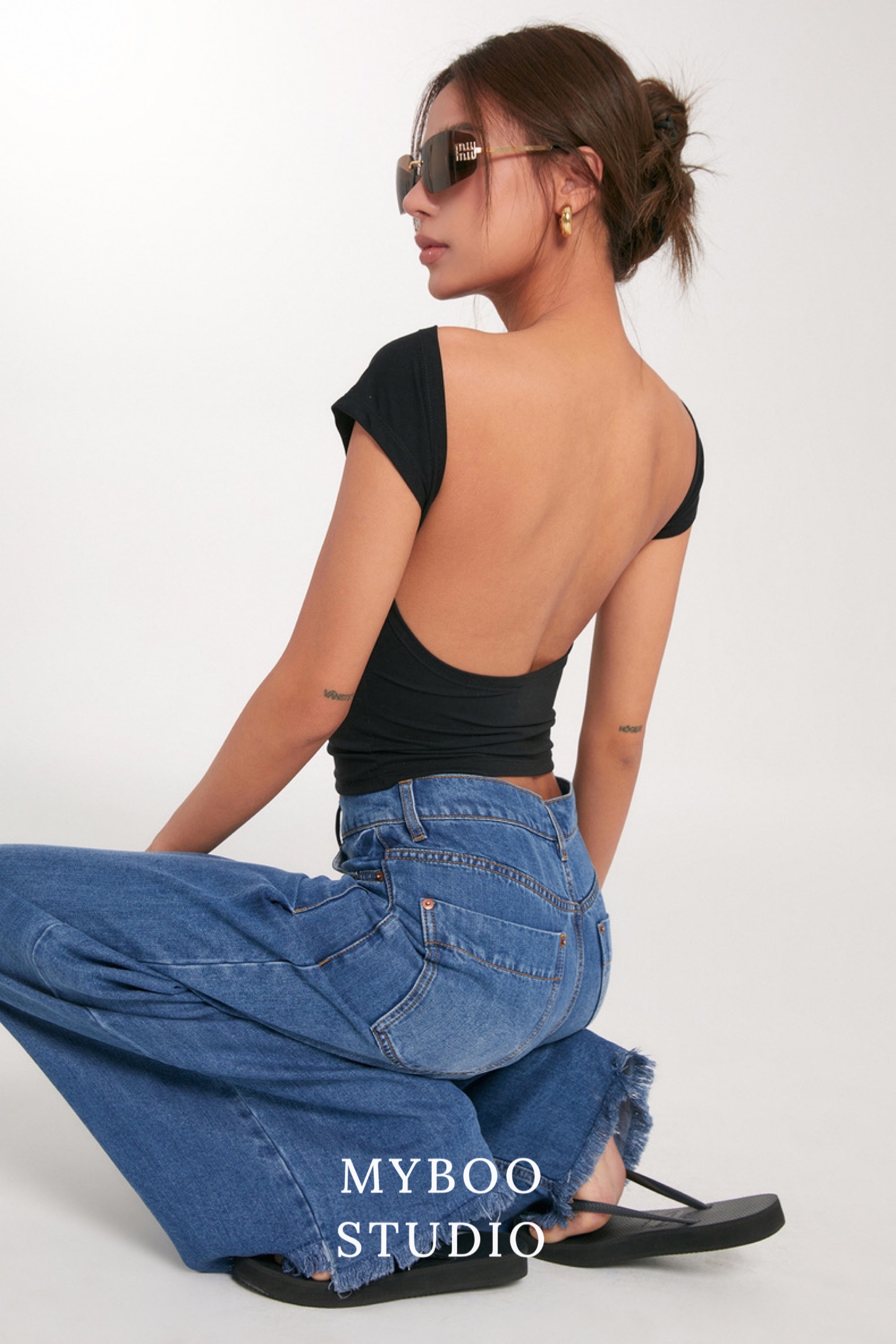 歐美性感大挖背露背短袖上衣（彈力大）舒服透氣