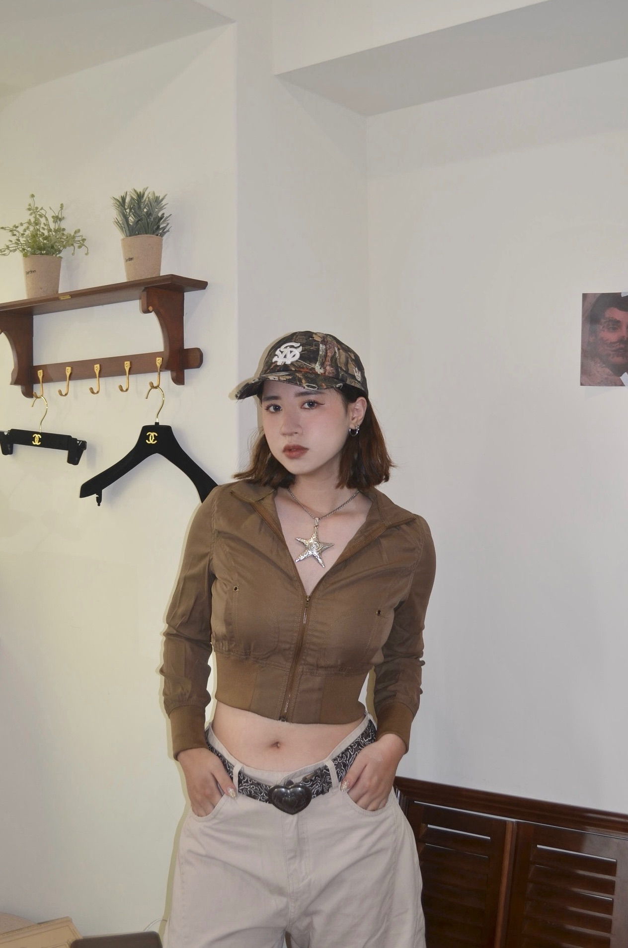 深咖街頭感短版外套