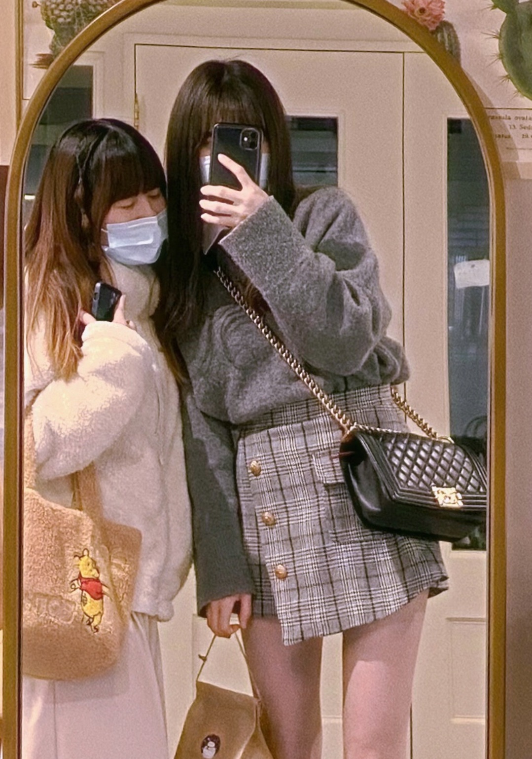 格紋鈕扣A字裙 有品牌的！！