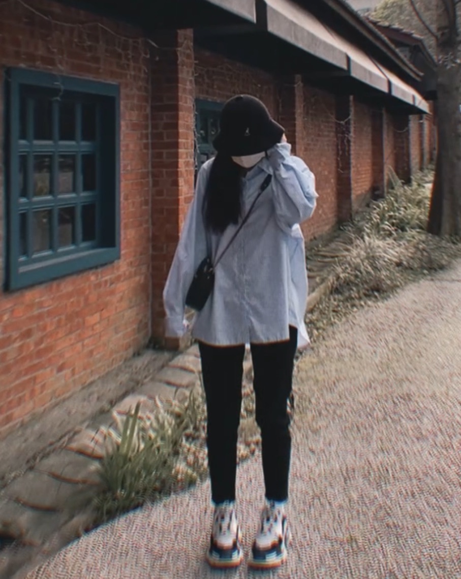 芊芊實拍 彈性淺格紋長褲 不緊身很舒服很修身 材質偏西裝