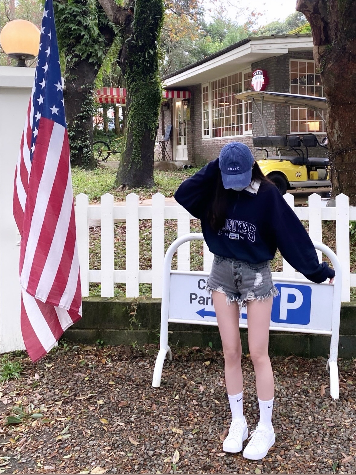 芊芊實拍 大學T