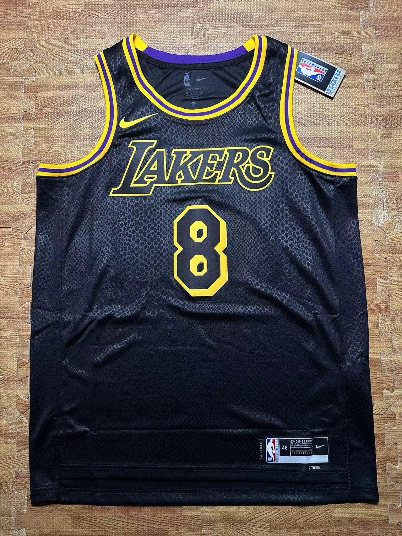 Nike Kobe Bryant 蛇紋 前8後24 SW 2024年款 （現貨區）