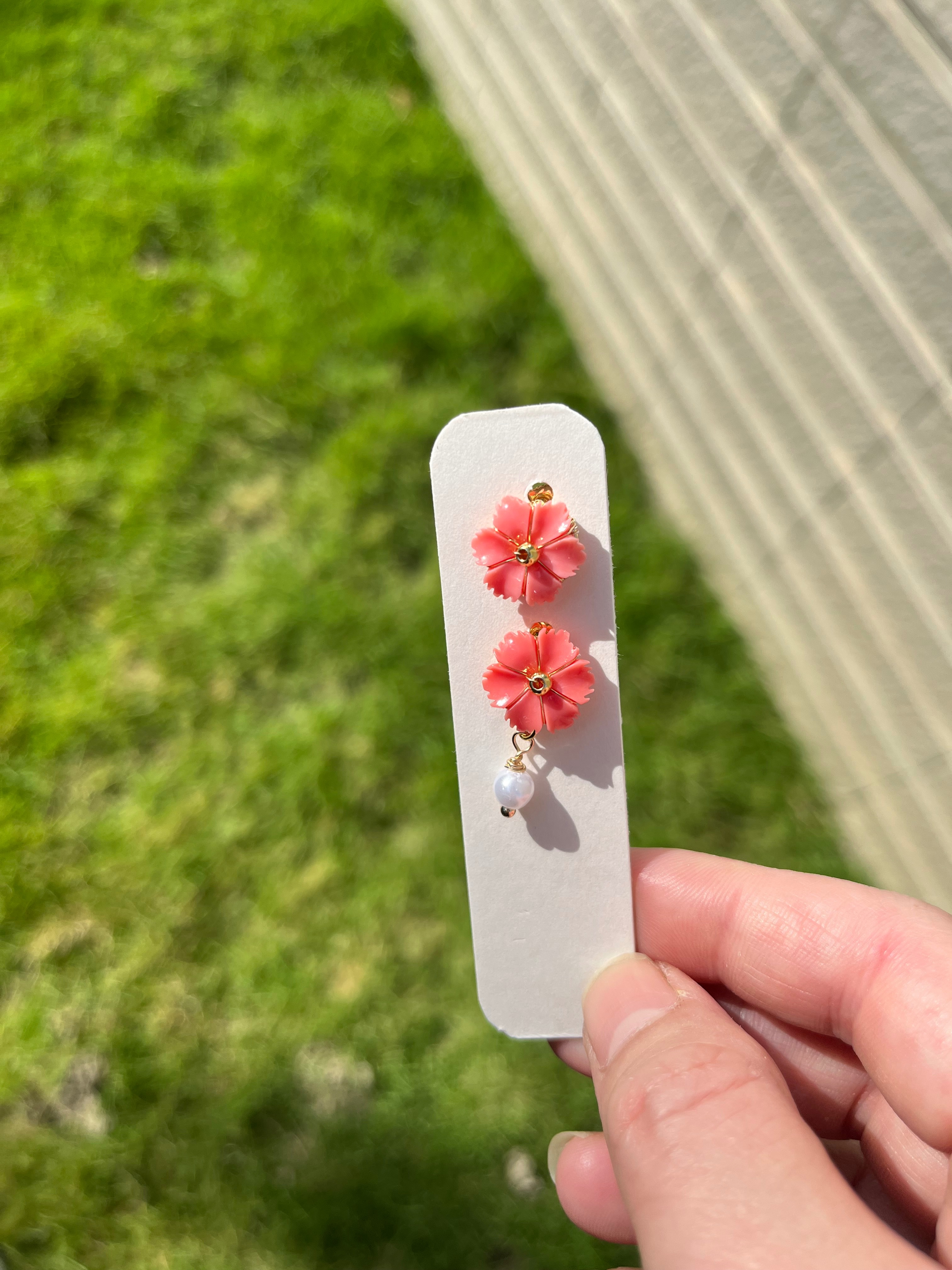 花朵不對稱耳針