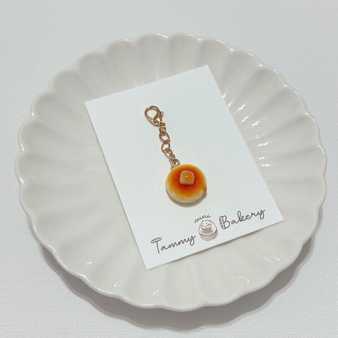 奶油厚鬆餅吊飾 （可改銀色配件，請備註說明）