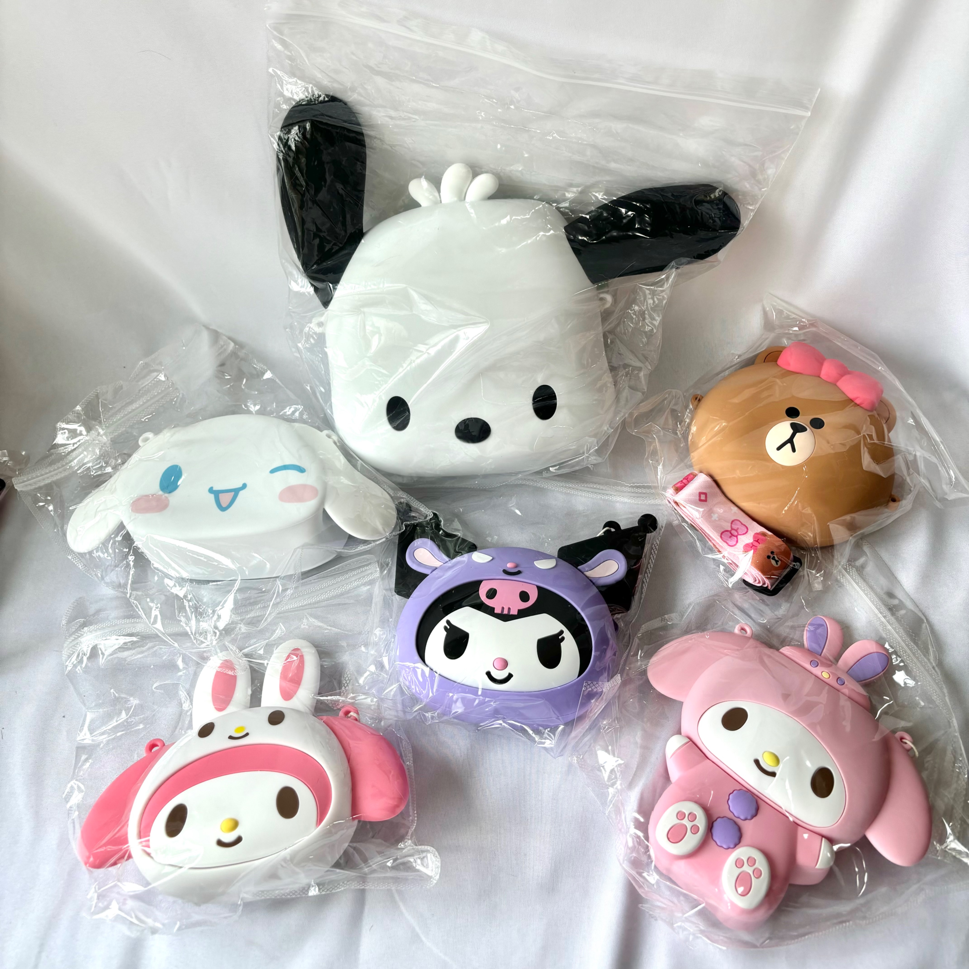 各種形狀的可愛正版矽膠包們💖