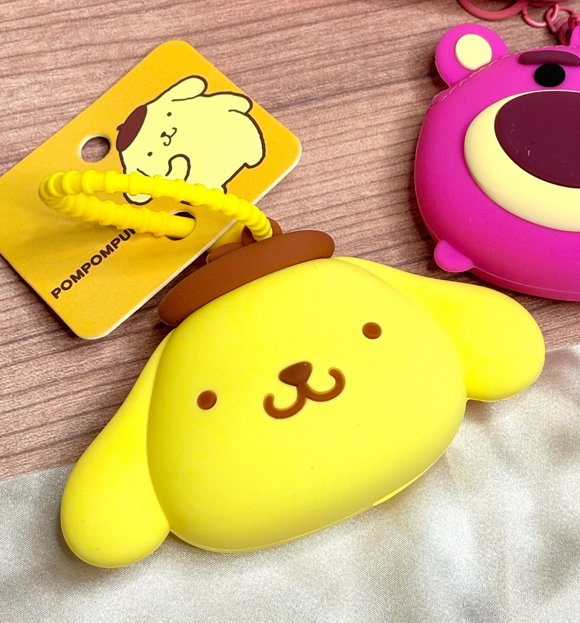 布丁狗和熊抱哥的小矽膠零錢包吊飾