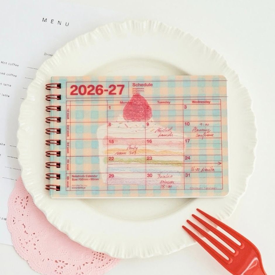 [春季款] 預購 日本文具品牌Mark’s 2026年月曆筆記手帳B7 -  草莓蛋糕 タカハシナツミ （橫式） 日誌