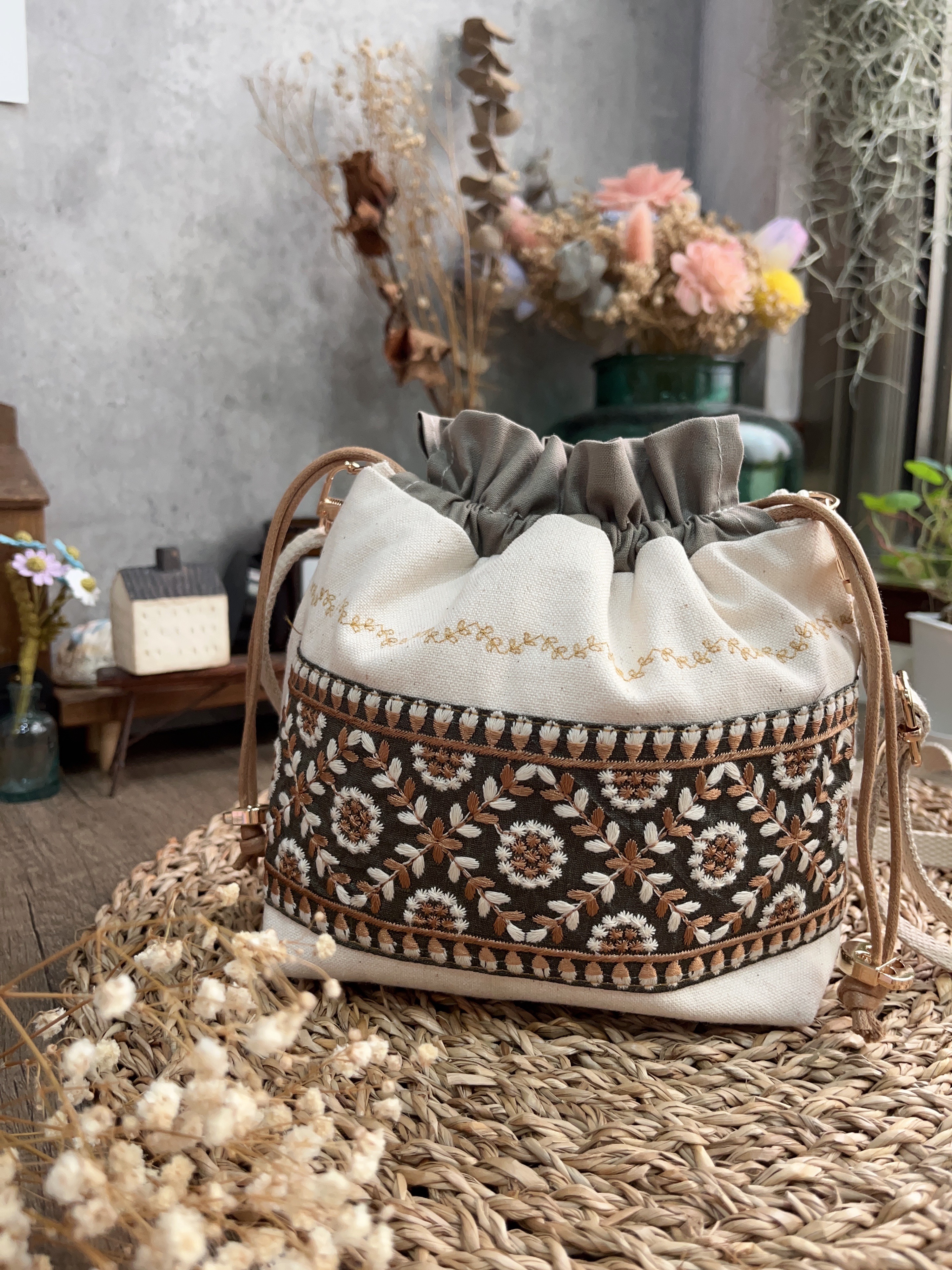 刺繡束口包-小磁磚