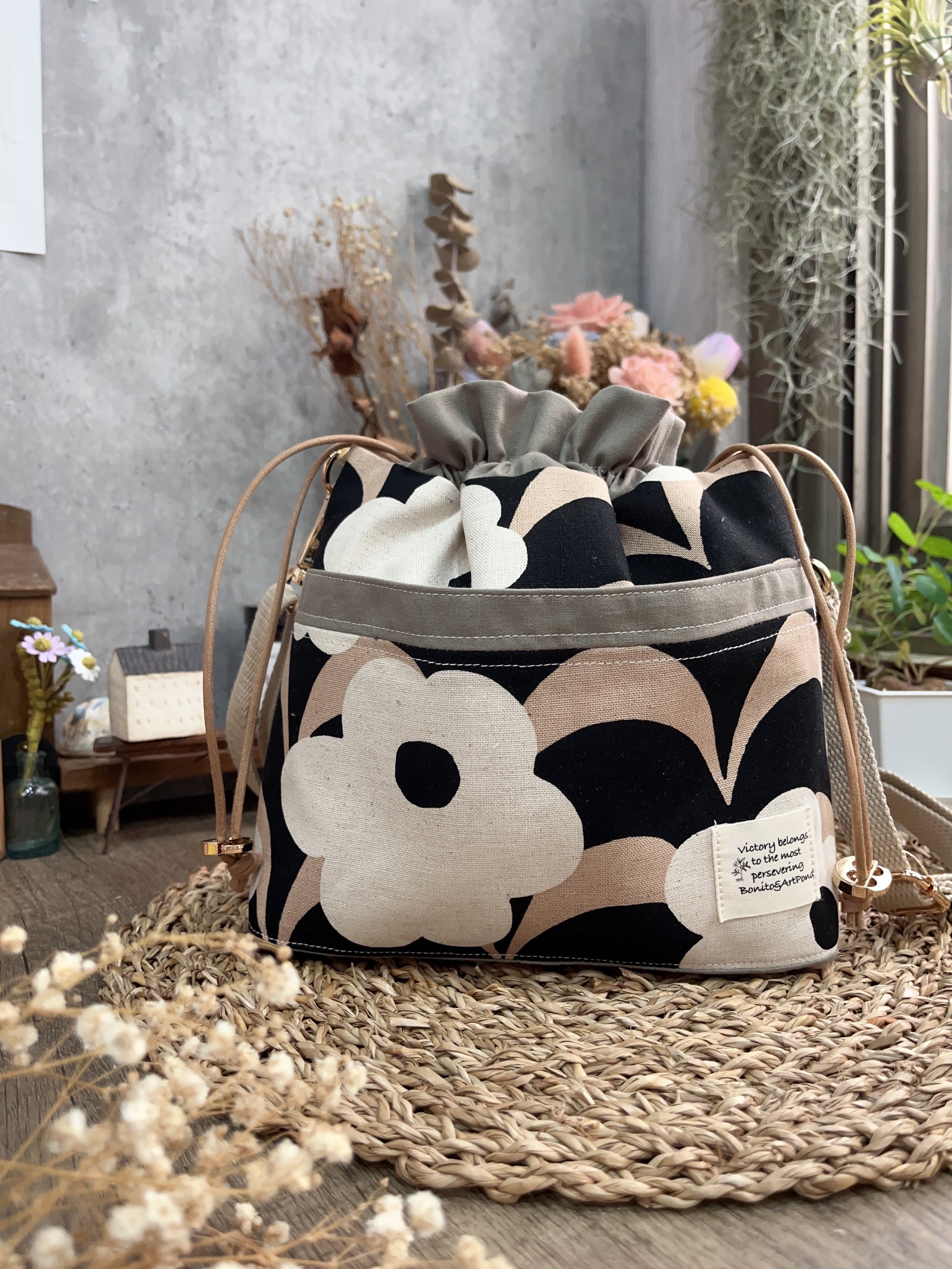 印花束口包大-黑花