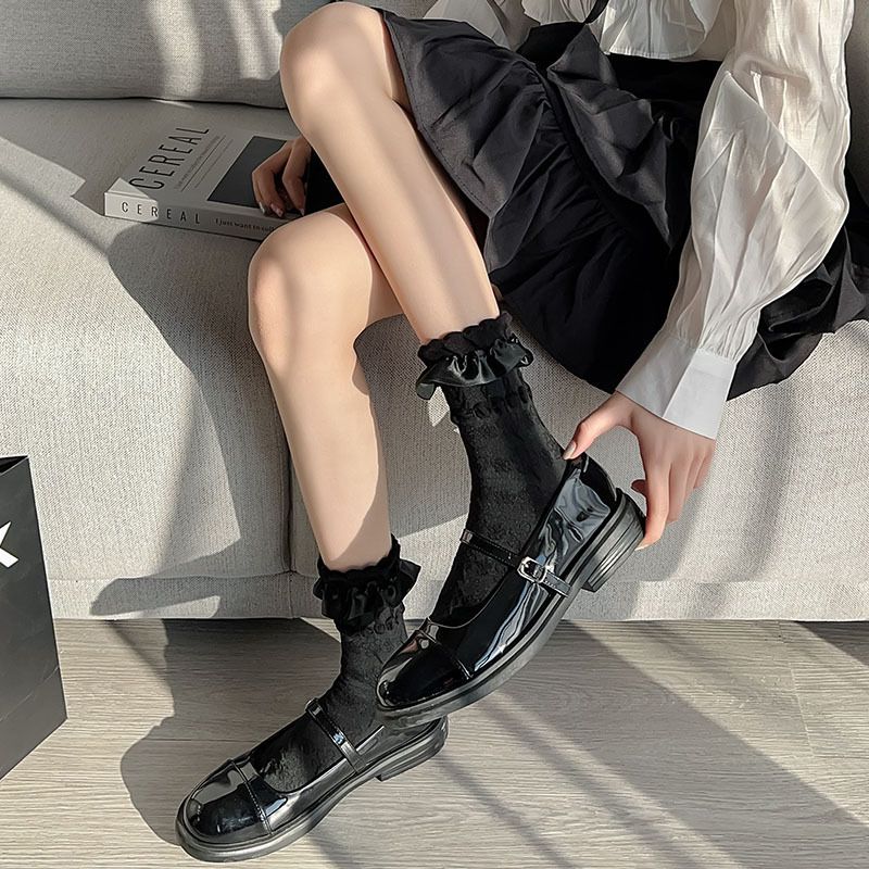 甜美泡泡綢帶玫瑰壓紋中筒襪