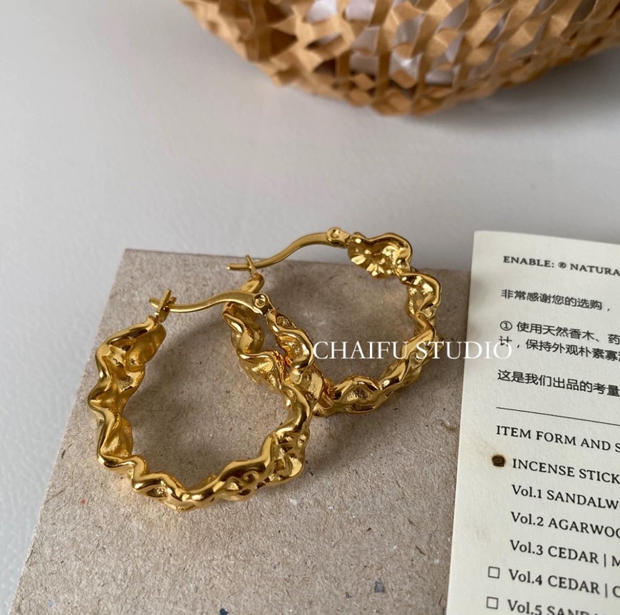 法式褶皺波浪金屬耳圈