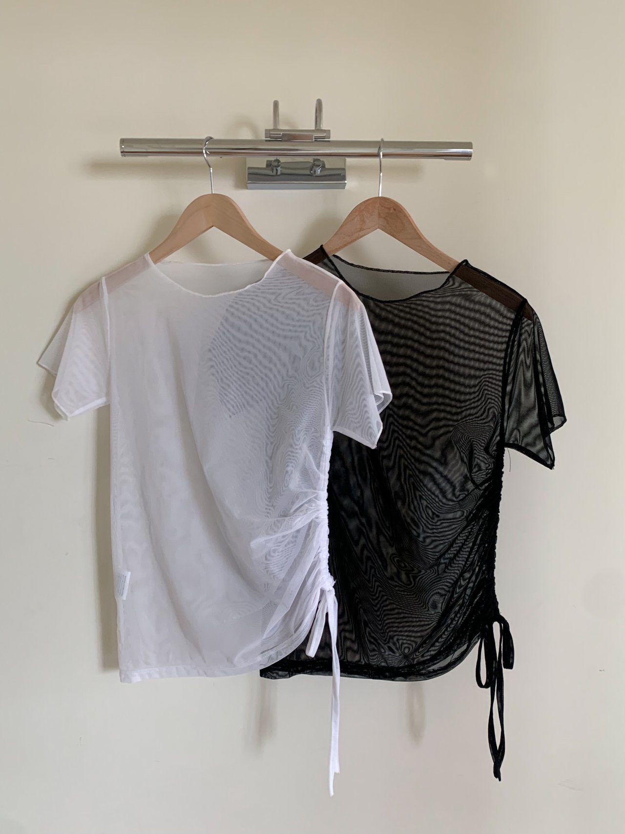 Lazystore 🇰🇷穿搭必備 透膚彈性綁繩短袖 2 colors