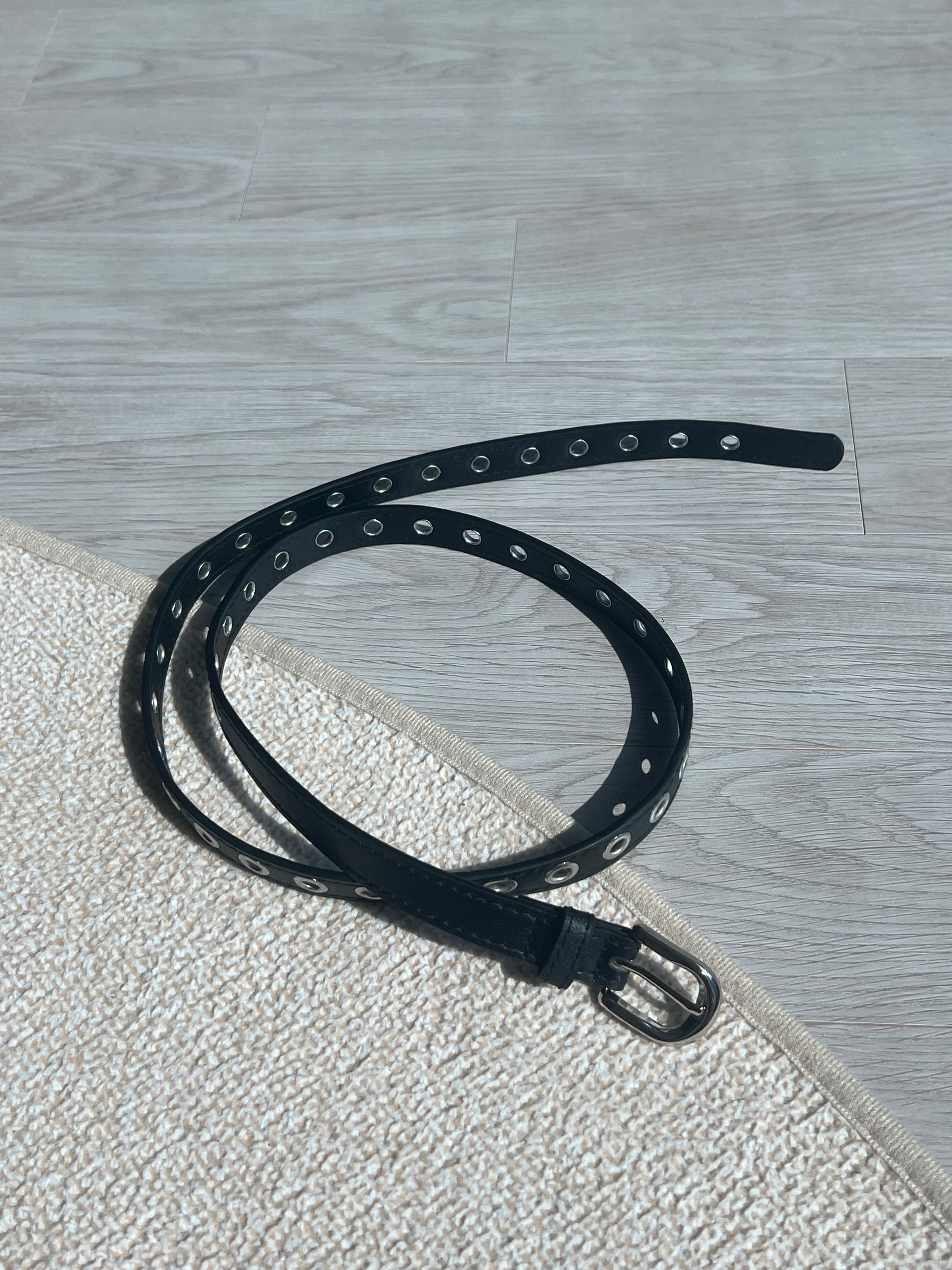 Lazystore 你需要這條百搭圓孔皮帶