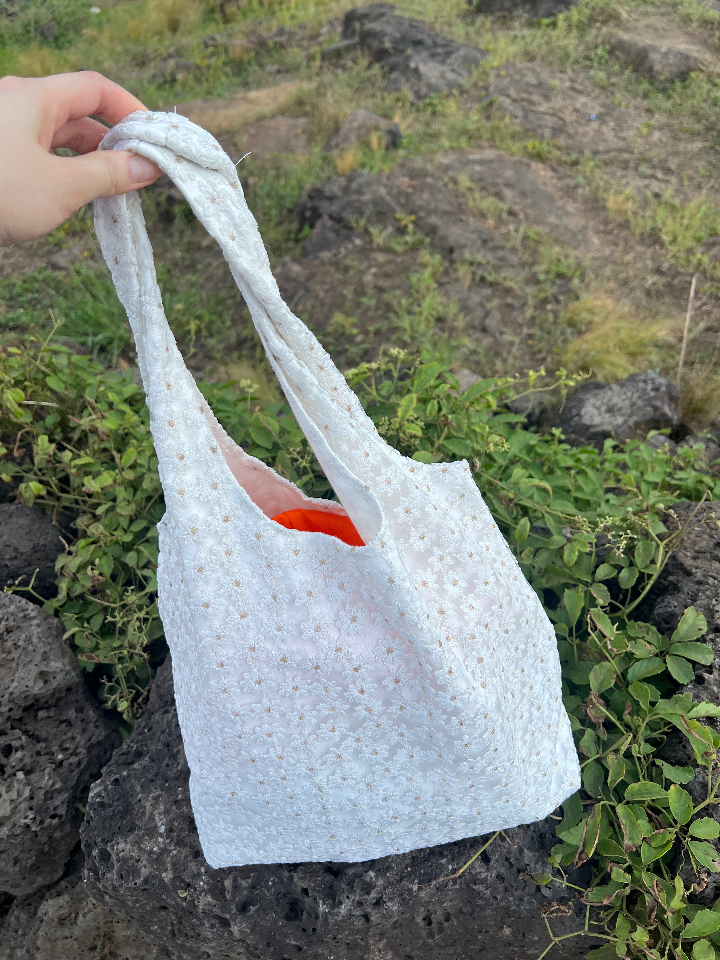 Lazystore 一起旅行的花花刺繡帆布包