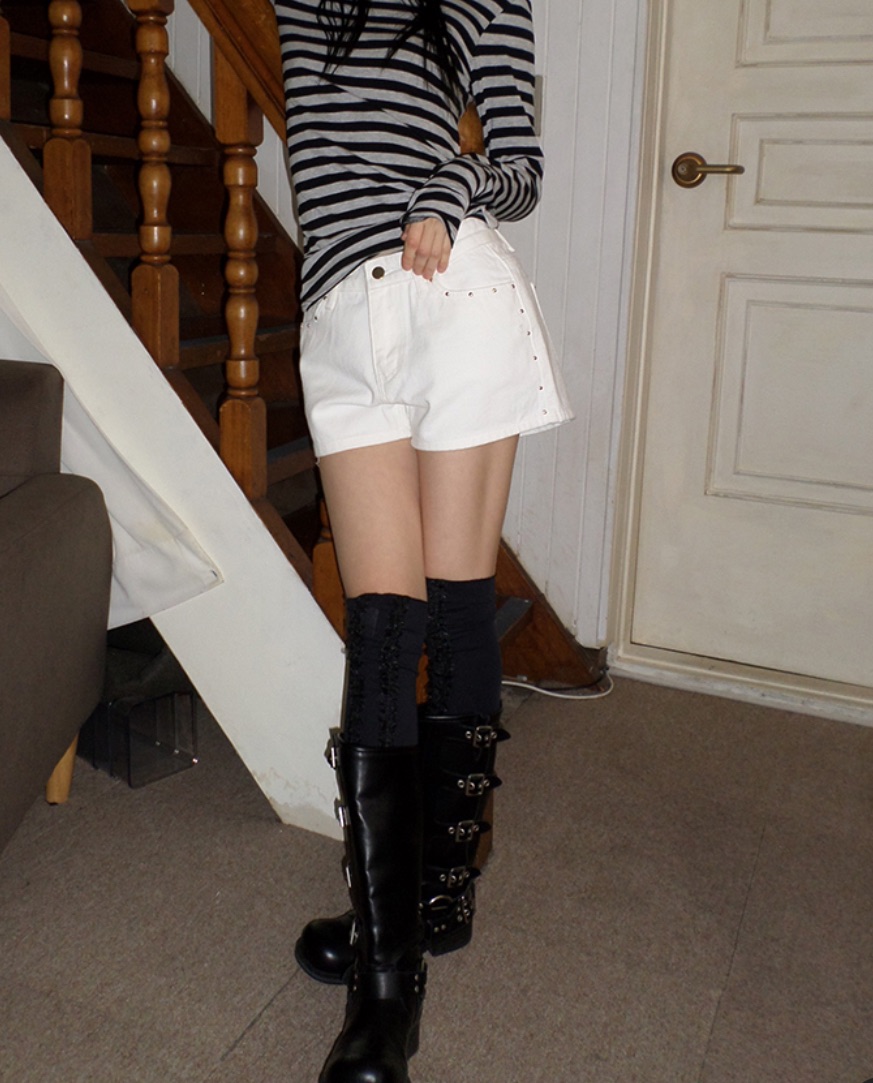 Lazystore 🇰🇷卯釘中低腰牛仔短褲 2colors