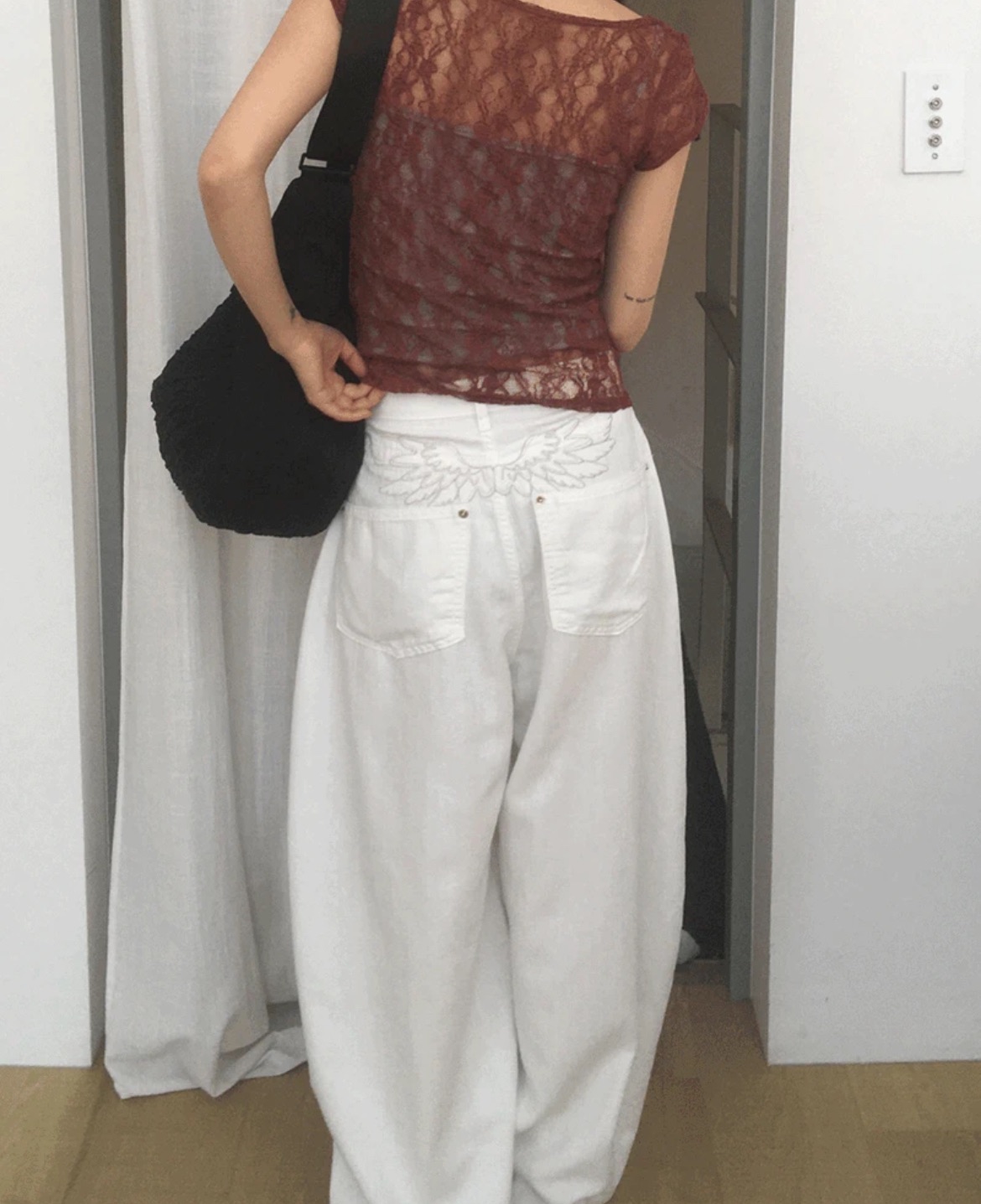 🇰🇷Lazystore 翅膀後刺繡牛仔褲