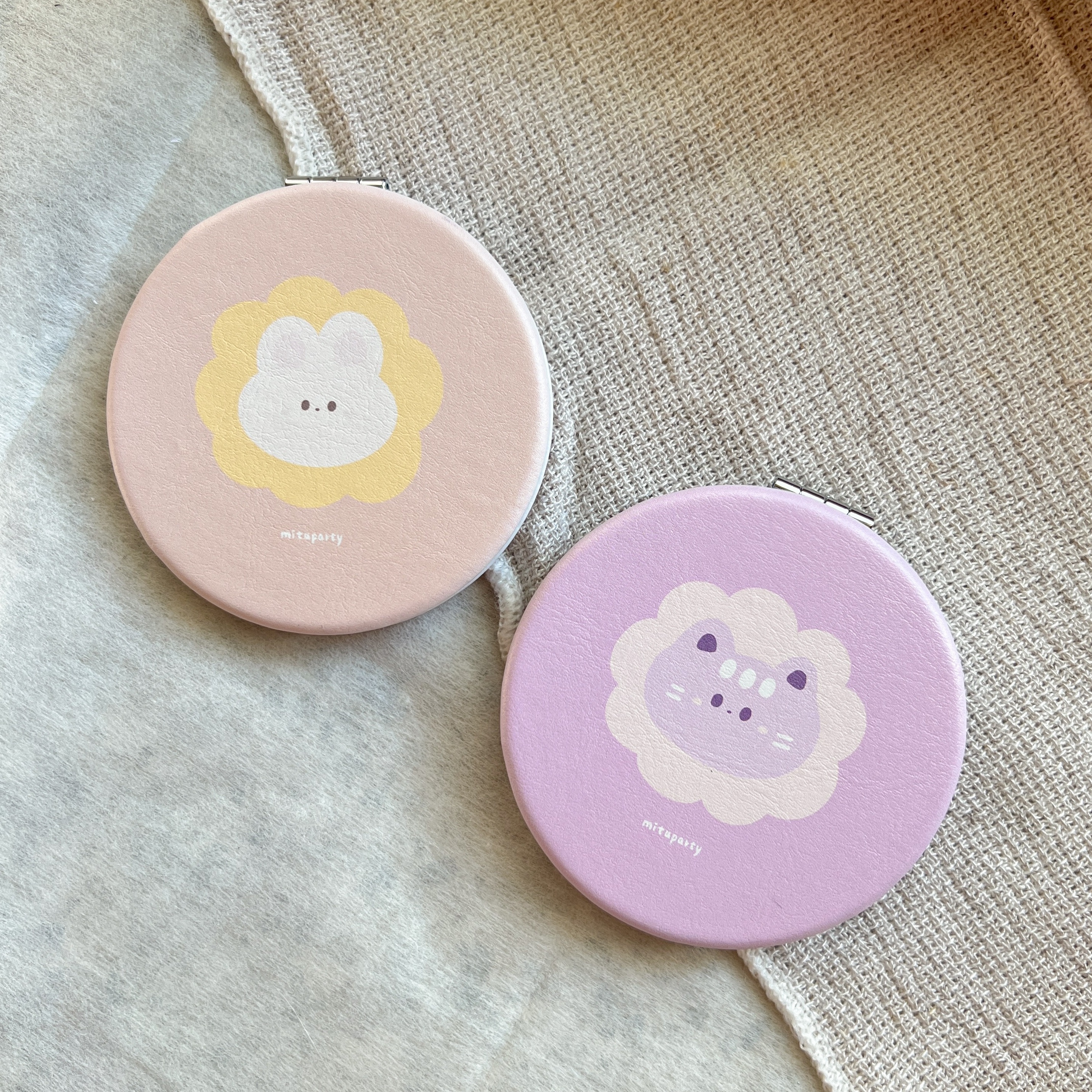 咪兔派對♡ 皮革雙面折疊鏡｜小圓鏡．隨身鏡 — mituparty