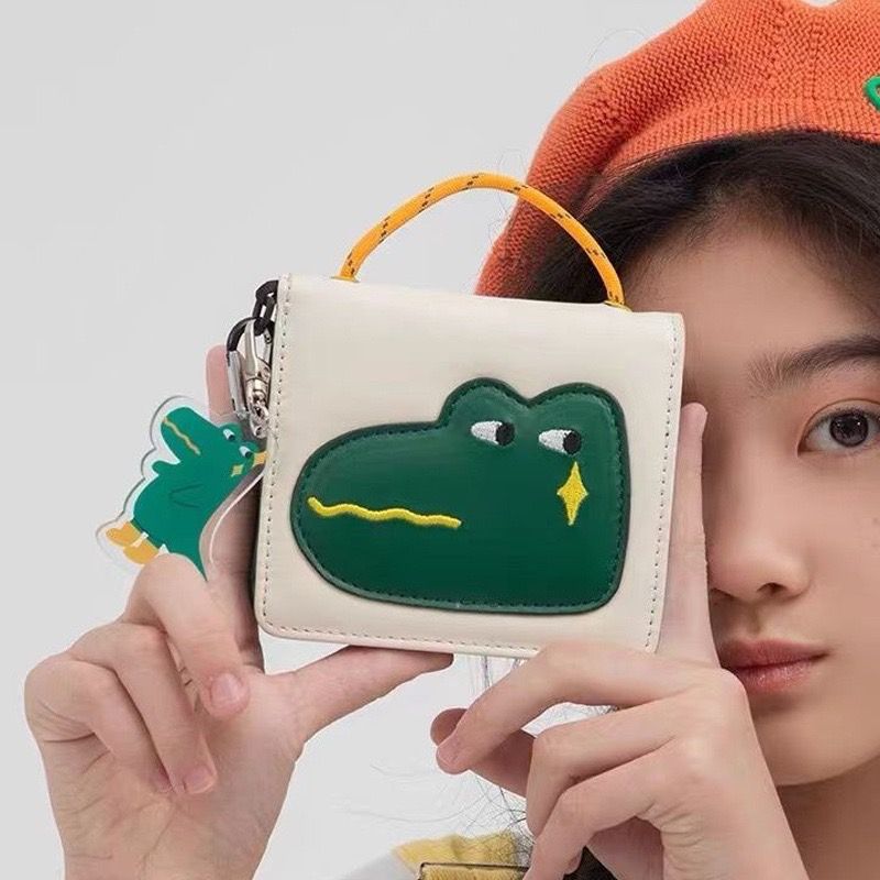 鱷魚款多卡位小巧錢包