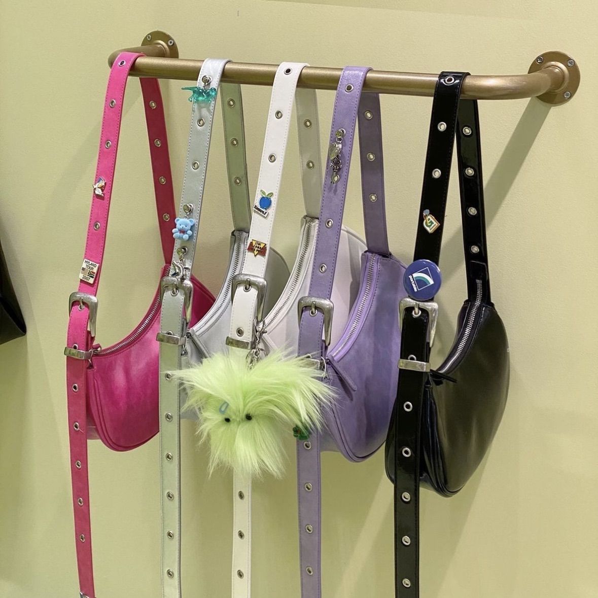 Findkapoor BELTY 25 肩背包 腋下包 斜背包