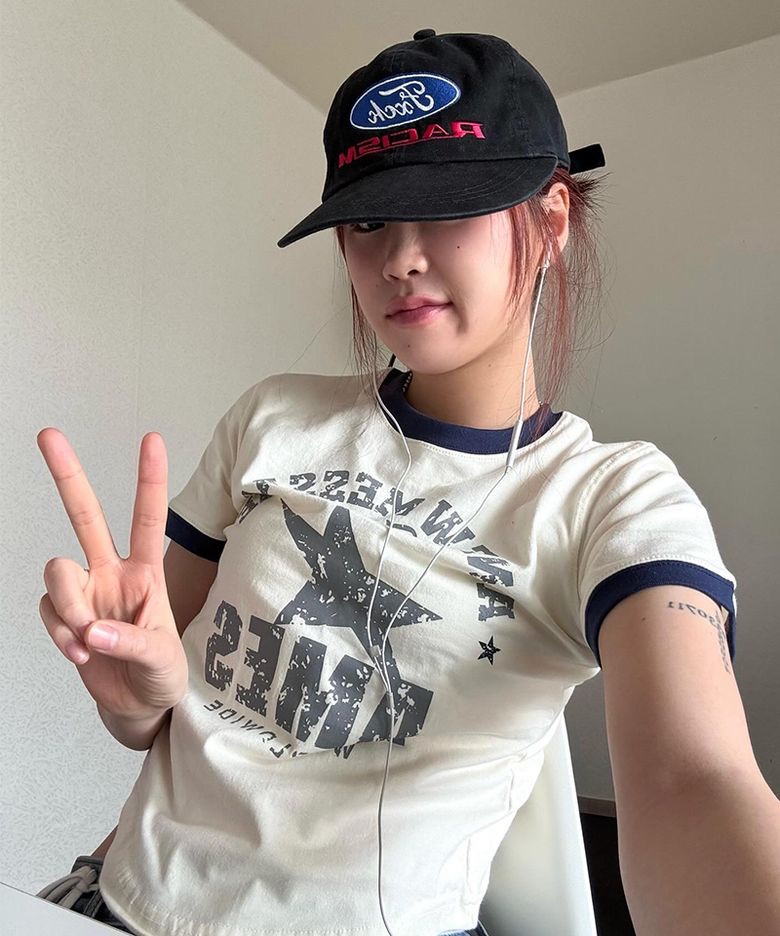 Ames worldwide VINTAGE STAR TEE