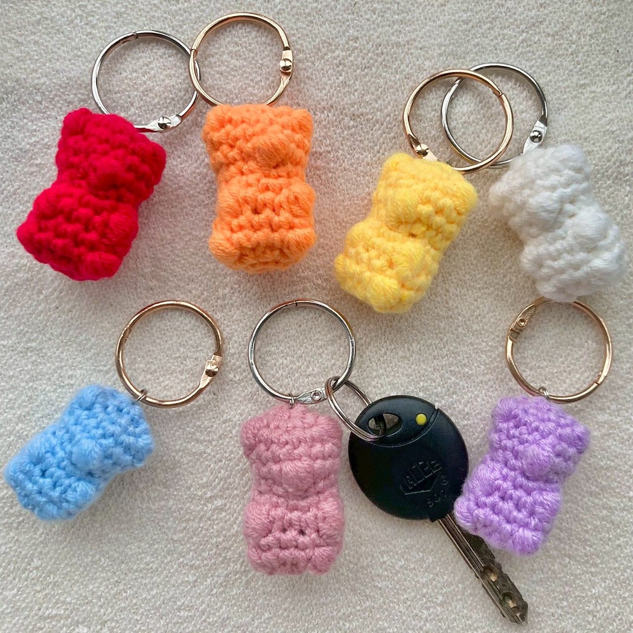 【現貨-針織手作】🐻針織小熊軟糖 吊飾串串/鑰匙圈/鑰匙收納/書包吊飾