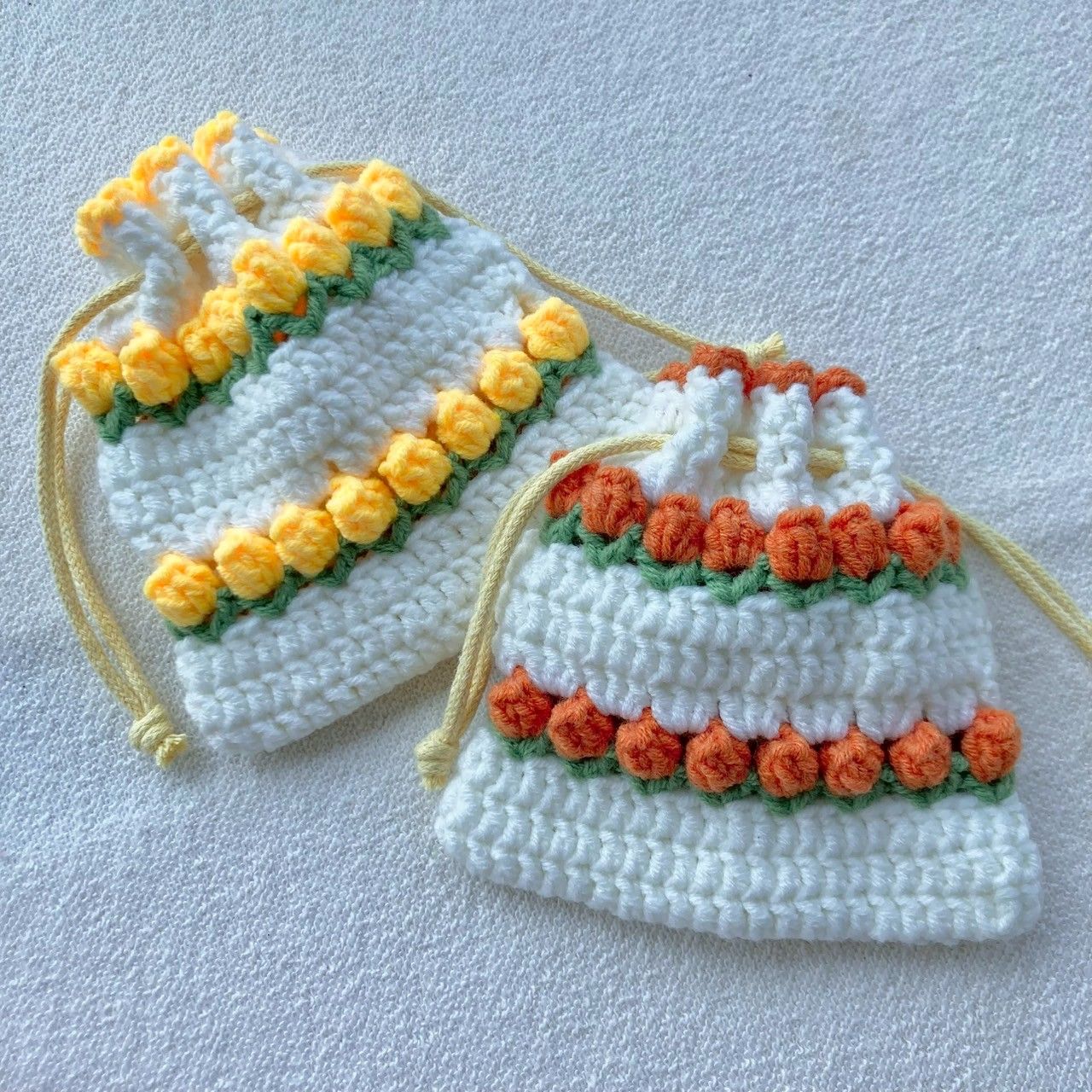 【現貨-針織手作】 🌷花花束口包/鉤針鬱金香小包/化妝包/補妝包/束口袋/抽繩袋/鑰匙包