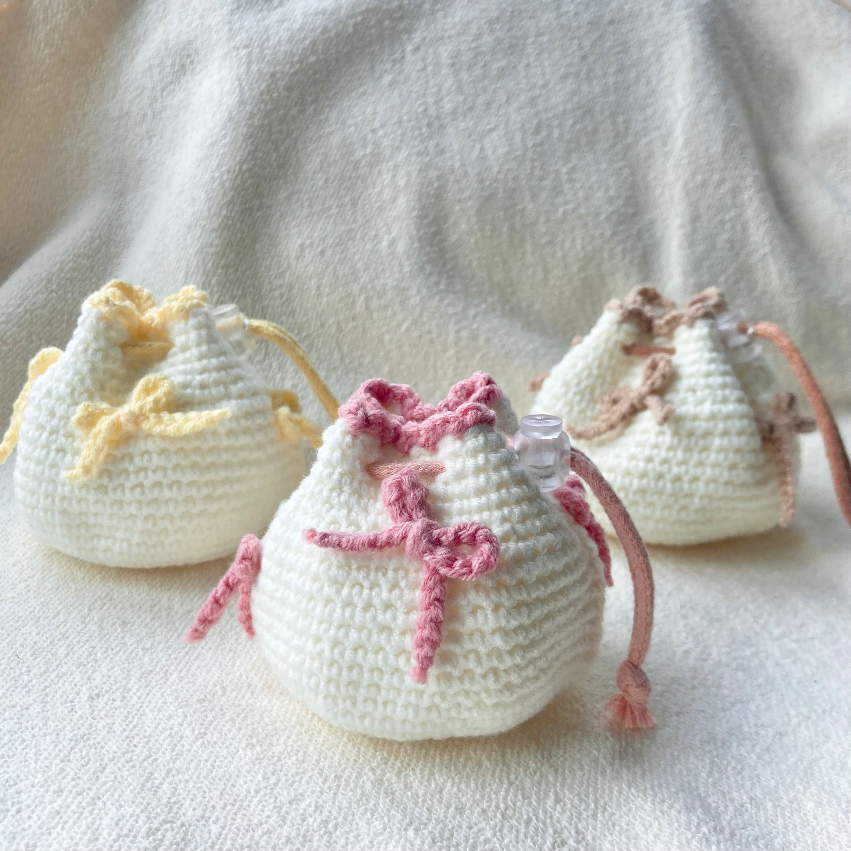 【現貨-針織手作於】蝴蝶結花邊束口包 / 蝴蝶結小包 / 化妝包  / 補妝包 / 零錢包 / 抽繩袋 / 鑰匙包