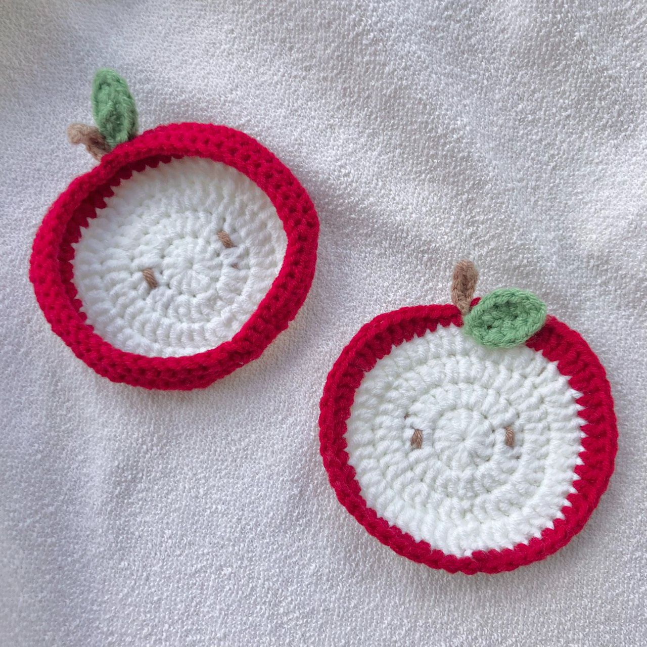 【現貨】🍎紅蘋果杯墊/蘋果飾品盒/裝飾墊/餐桌小物/編織杯墊/毛線編織/婚禮小物