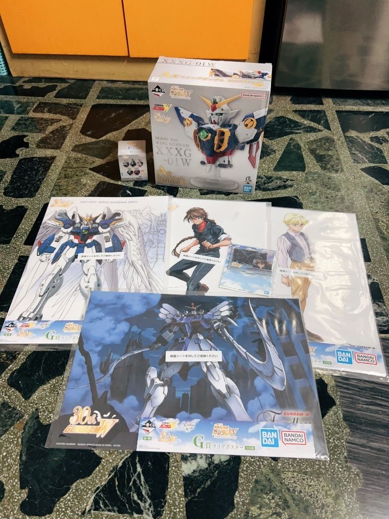 日版 鋼彈W 30周年（海報會儘量用大箱子避免折到，但會稍微彎曲，平放太大無法超商寄送）