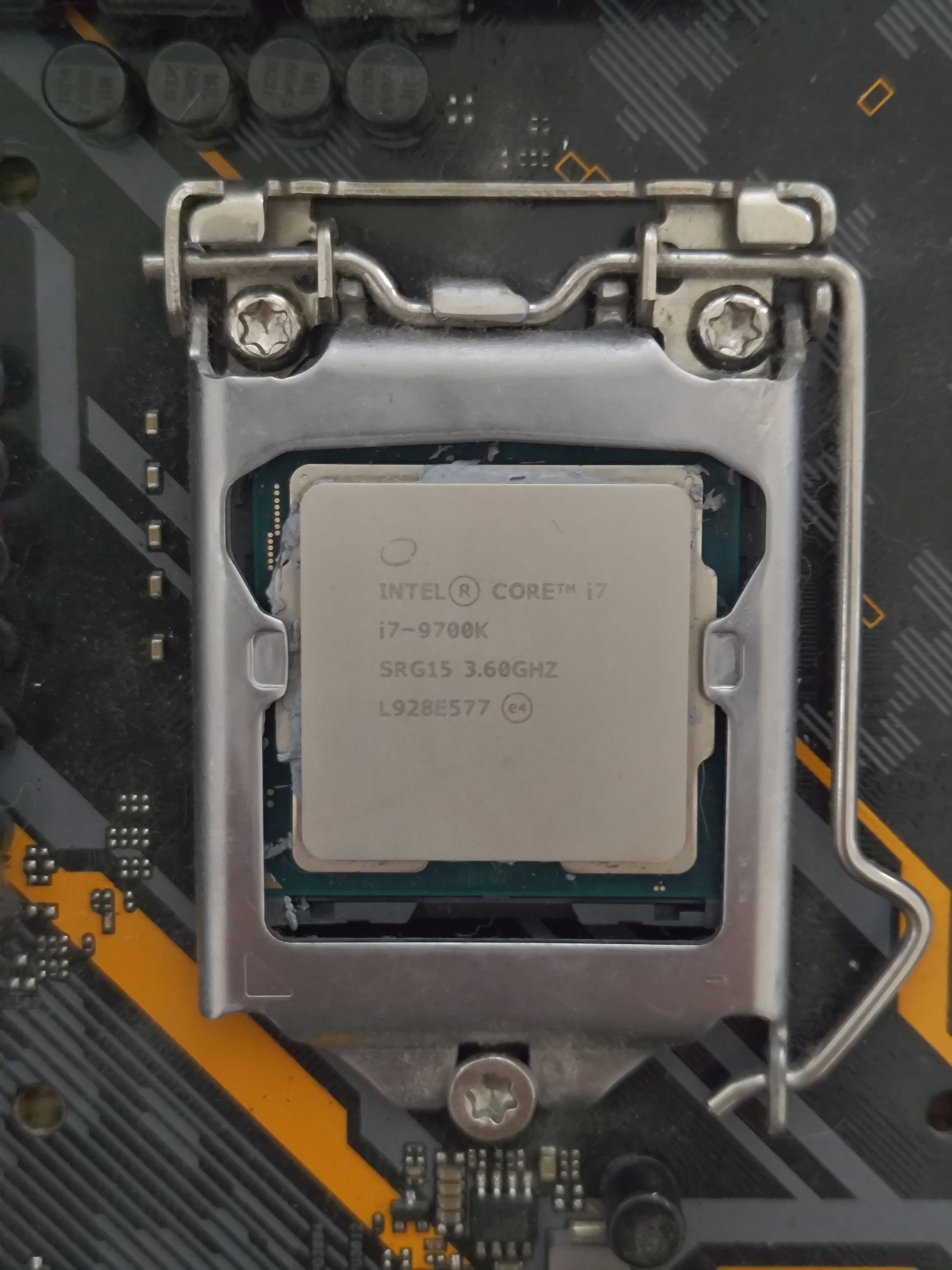 Intel Core i7 9700k + ASUS TUF Z390-Plus Gaming Wi-Fi